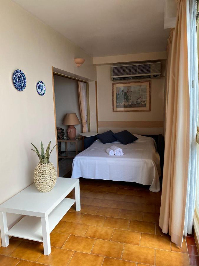 Precioso Apartamento En Primera Linea De Playa Lägenhet Marbella Exteriör bild